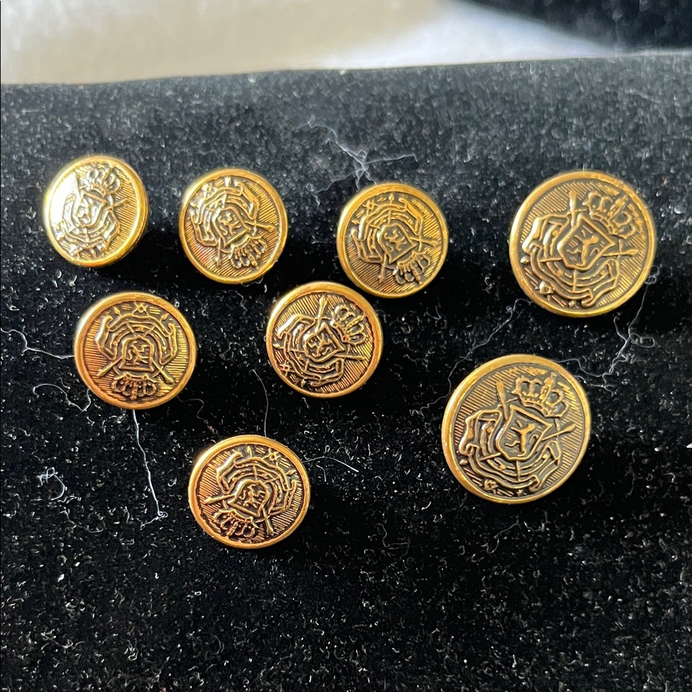 Beutron Military Style Royal Crest Metal Button Antique Gold Two Sizes Lot of 8